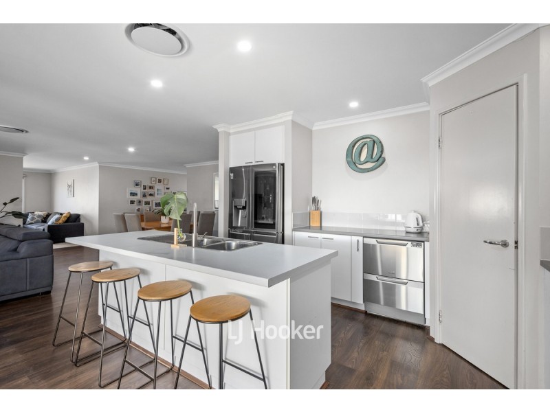 17 Supanova Lane, Australind WA 6233