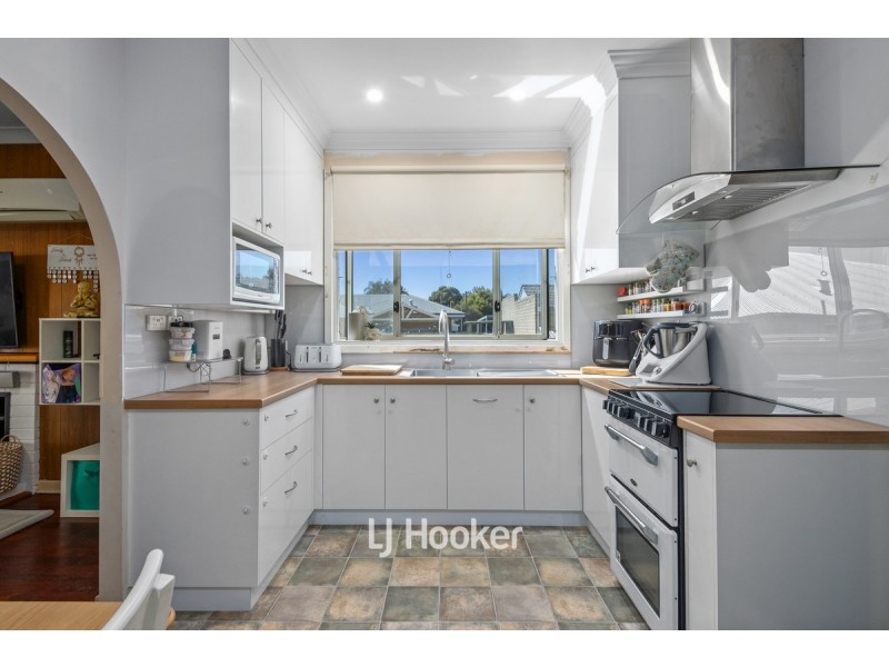 9 Locke Street, Carey Park WA 6230