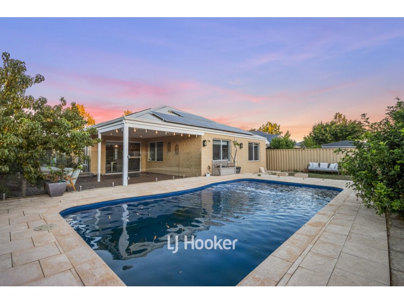 12 Garrigue Gardens, Yalyalup WA 6280