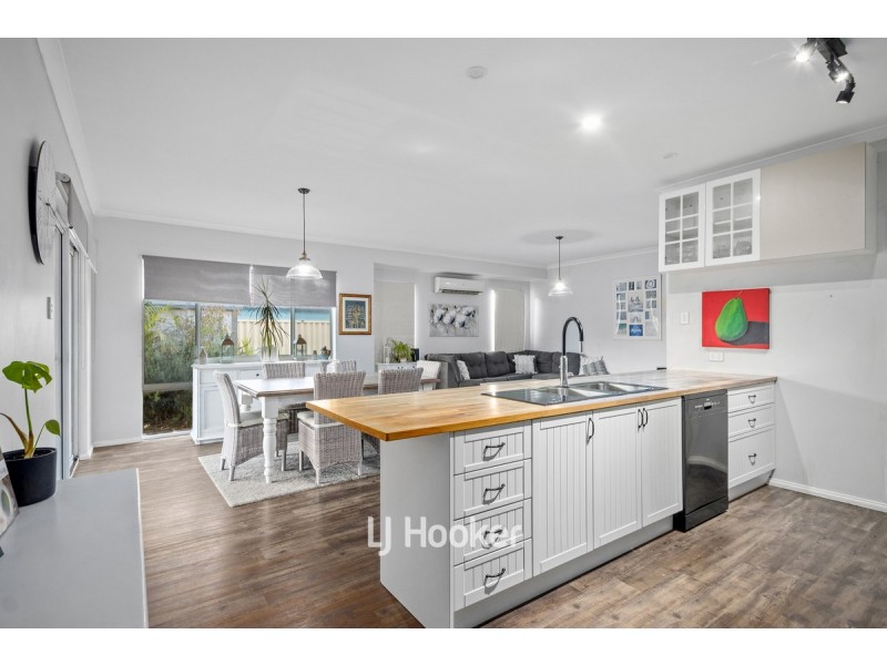 12 Garrigue Gardens, Yalyalup WA 6280
