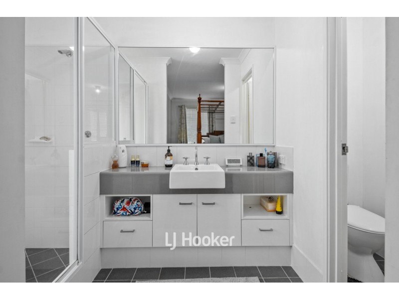 12 Garrigue Gardens, Yalyalup WA 6280