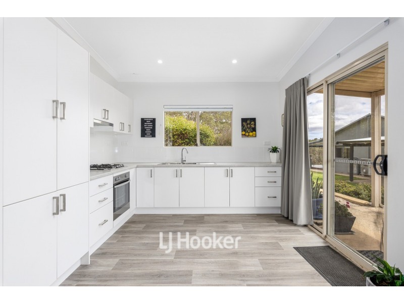 211 Gardincourt Drive, Henty WA 6236