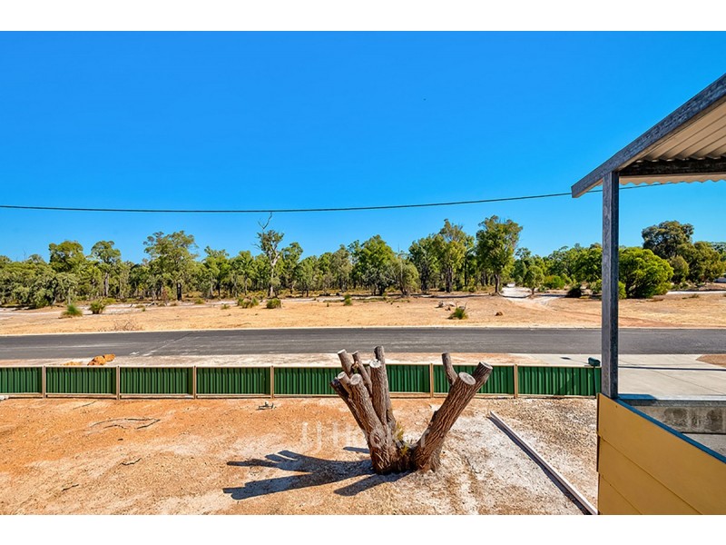 37 Telfer Crescent, Collie WA 6225