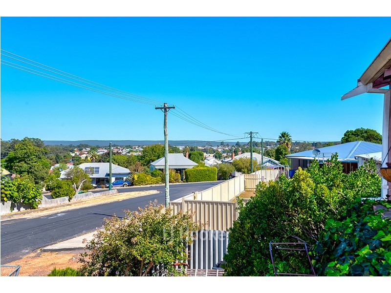 1 Bucktin Street, Collie WA 6225