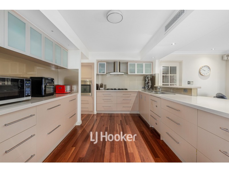 8 Cadell View, Millbridge WA 6232