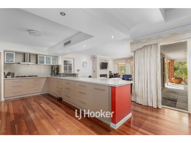 8 Cadell View, Millbridge WA 6232