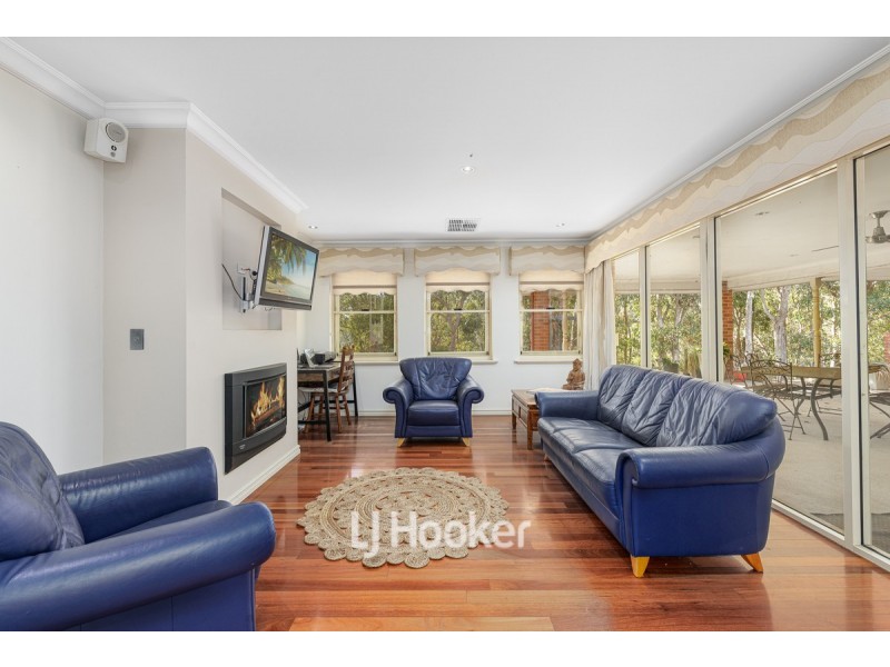 8 Cadell View, Millbridge WA 6232