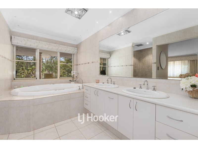 8 Cadell View, Millbridge WA 6232