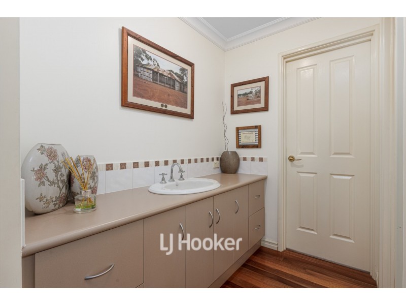 8 Cadell View, Millbridge WA 6232