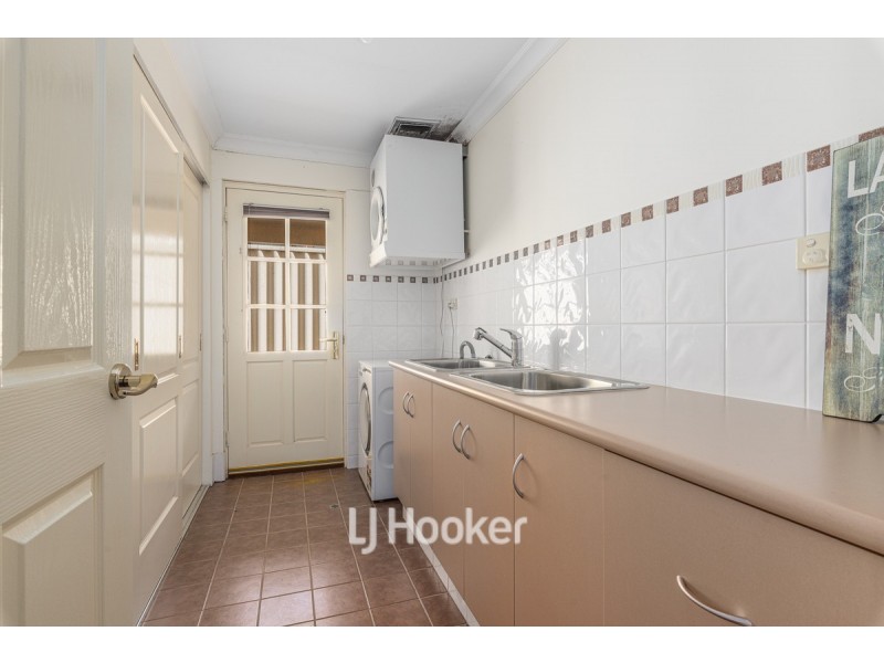 8 Cadell View, Millbridge WA 6232