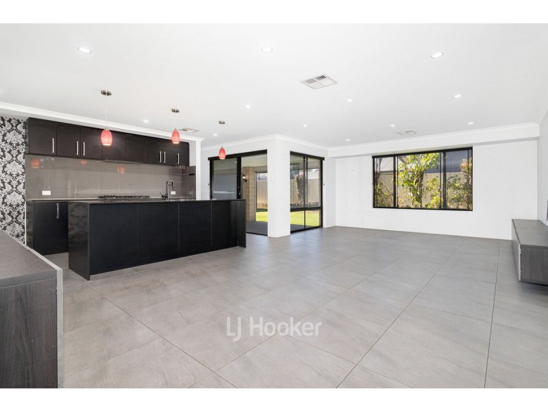 12 Hawkesbury Way, Australind WA 6233