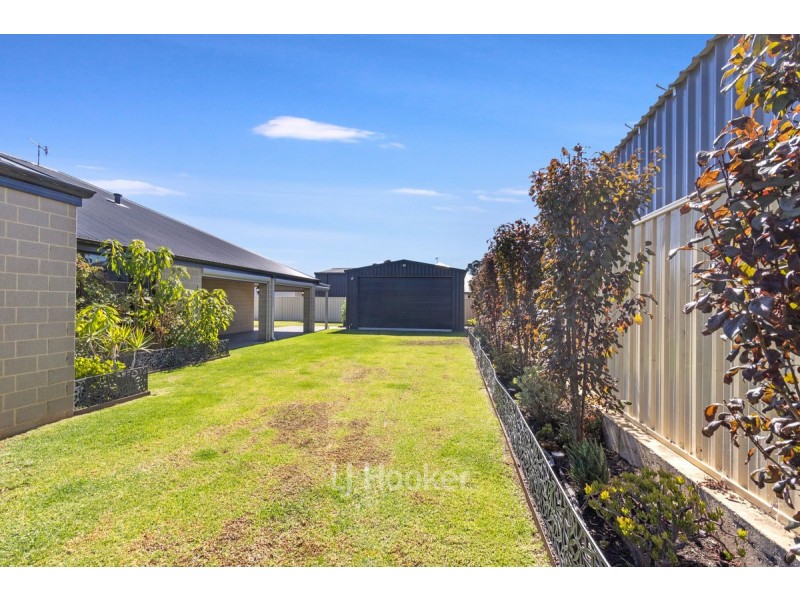12 Hawkesbury Way, Australind WA 6233