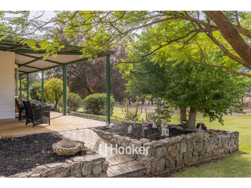 8 Ietto Way, Harvey WA 6220