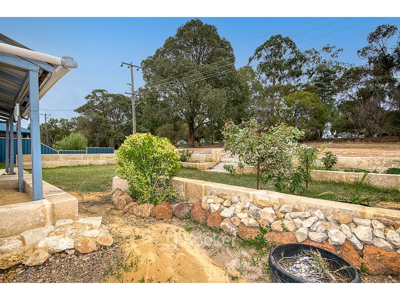 8 Porter Street, Collie WA 6225