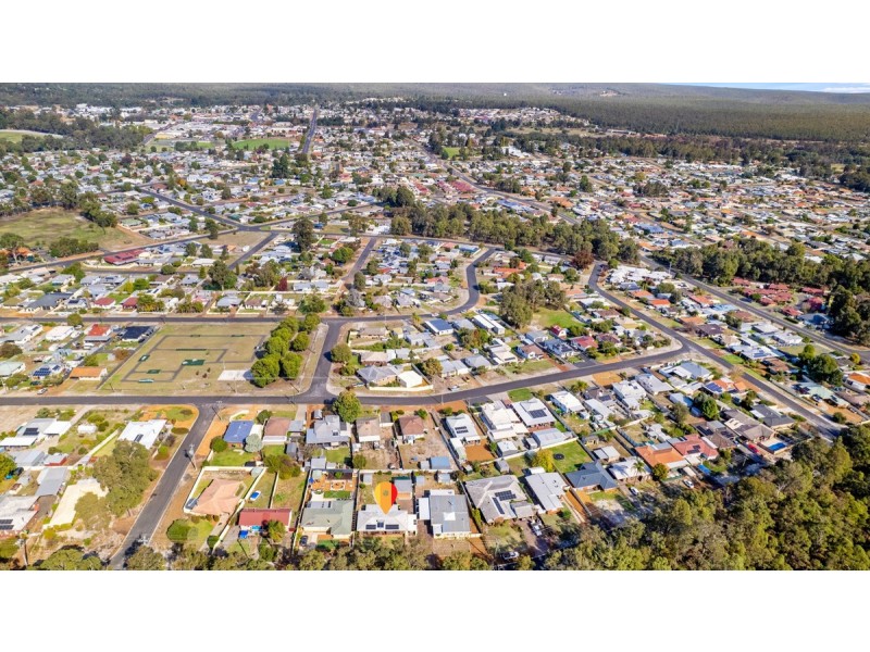 27 Elouera Street, Collie WA 6225