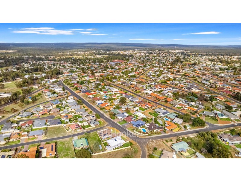 92 Swanstone Street, Collie WA 6225