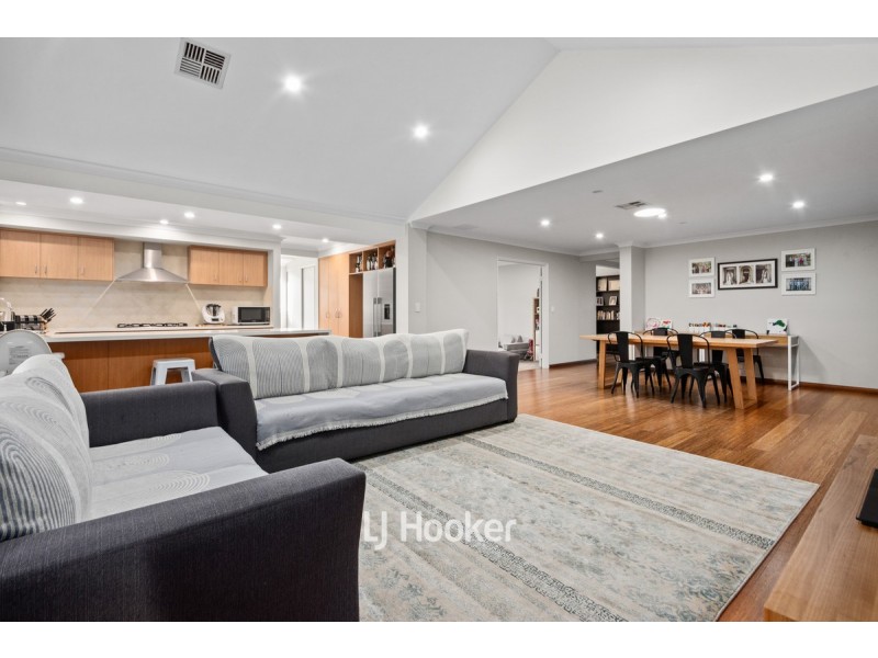 24 Carnegie Street, Dalyellup WA 6230