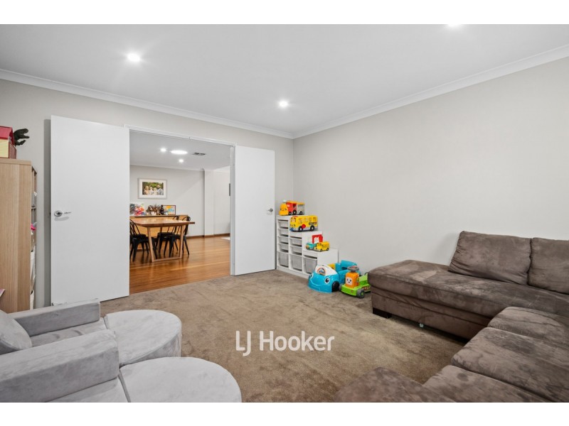 24 Carnegie Street, Dalyellup WA 6230