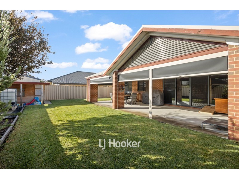 24 Carnegie Street, Dalyellup WA 6230