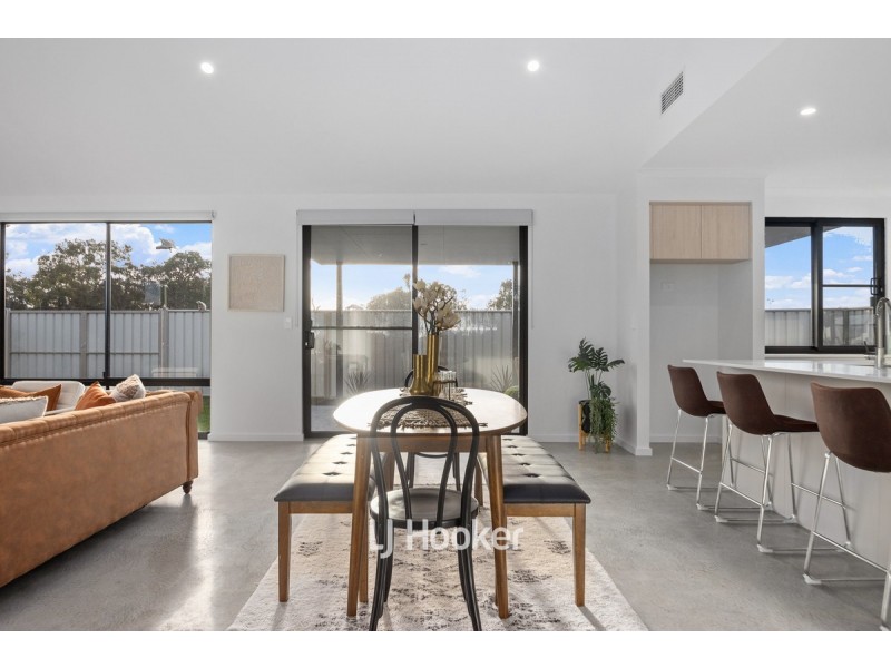 90 Grand Entrance, Australind WA 6233