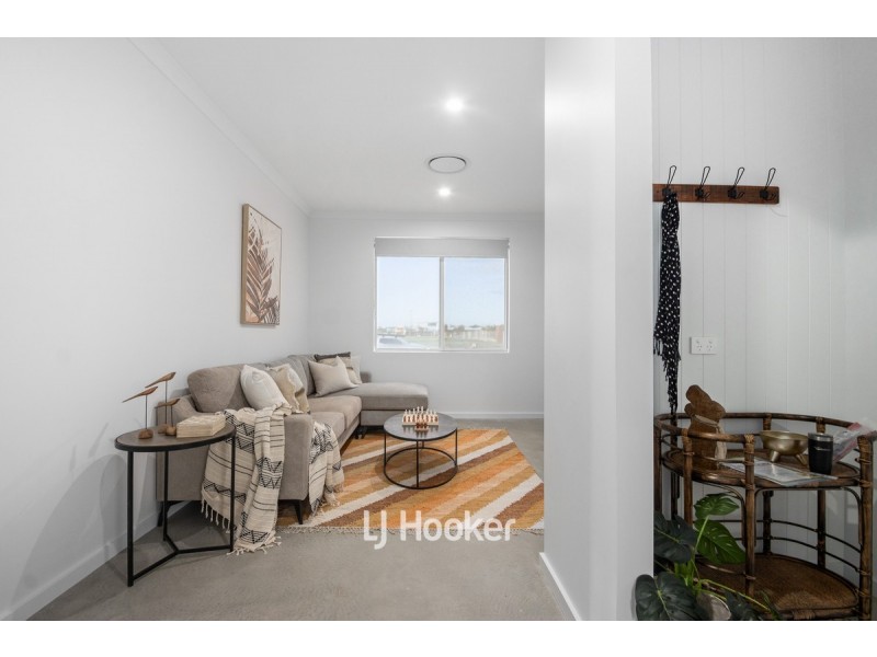 90 Grand Entrance, Australind WA 6233