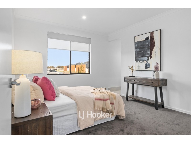 90 Grand Entrance, Australind WA 6233