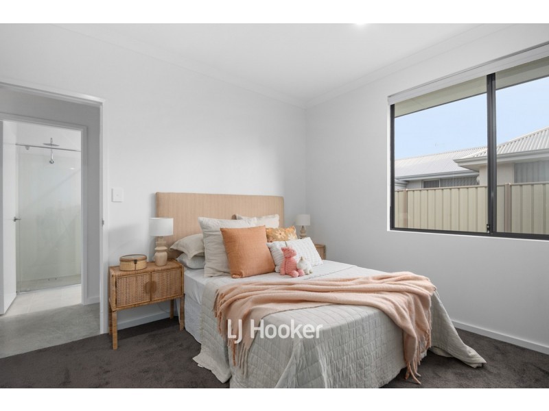 90 Grand Entrance, Australind WA 6233