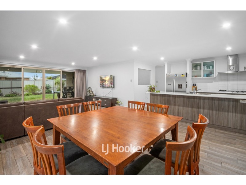 11 Ammolite Way, Australind WA 6233