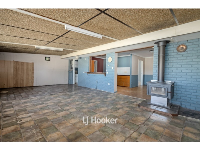 27 Westwood Street, Withers WA 6230