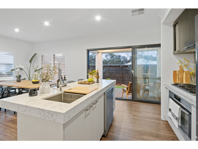 16 Arrow Street, Dalyellup WA 6230