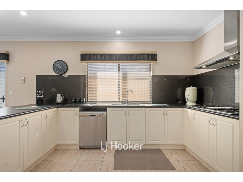 7 Zedor Way, Dalyellup WA 6230