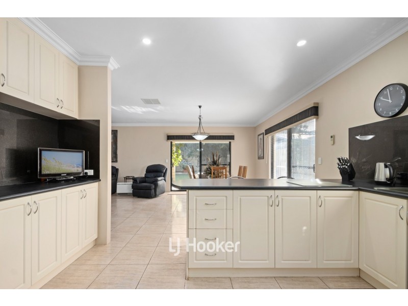 7 Zedor Way, Dalyellup WA 6230