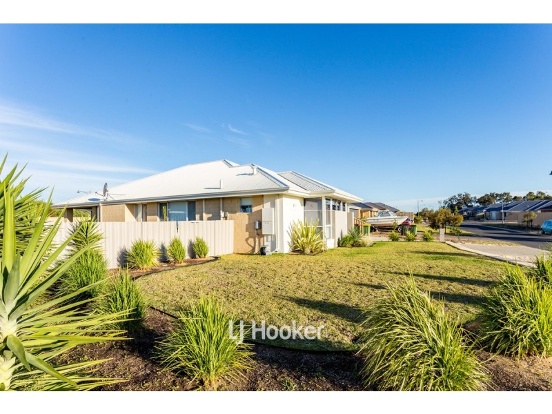 22 Hazelgrove Crescent, Millbridge WA 6232