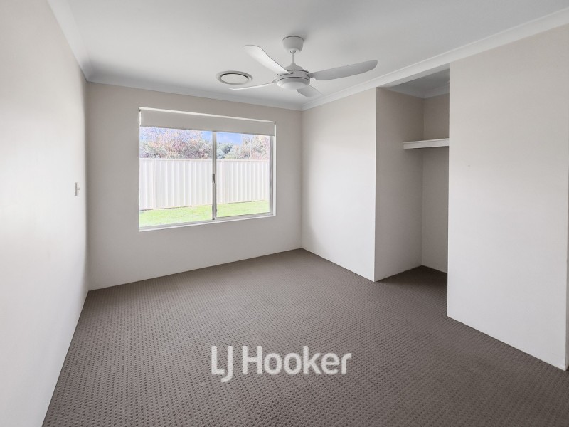 22 Hazelgrove Crescent, Millbridge WA 6232