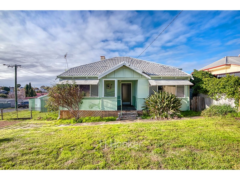16 Bucktin Street, Collie WA 6225