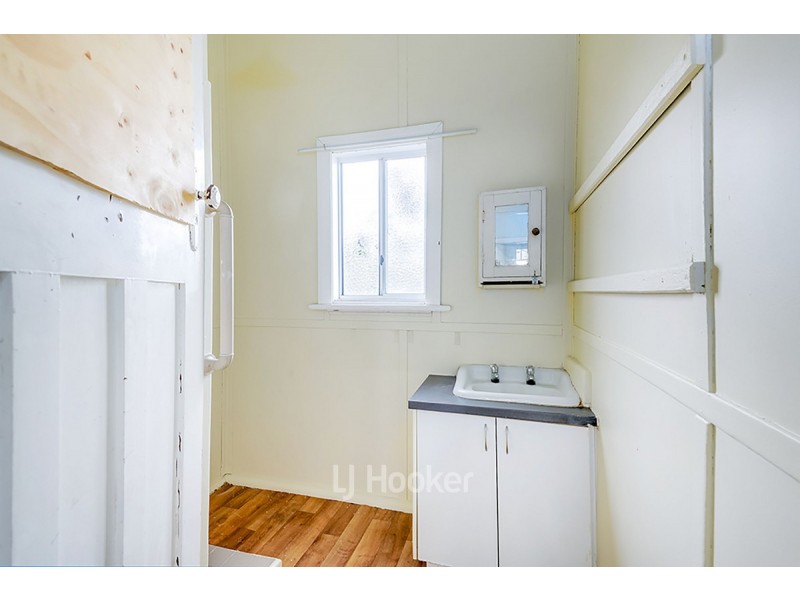 16 Bucktin Street, Collie WA 6225