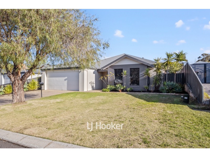 16 Merton Avenue, College Grove WA 6230