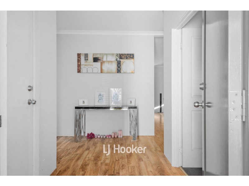 16 Merton Avenue, College Grove WA 6230