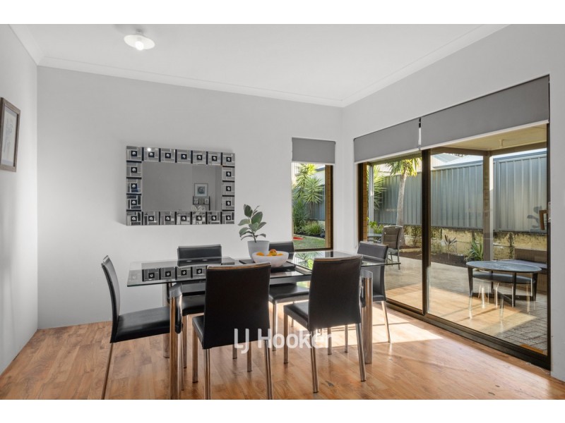 16 Merton Avenue, College Grove WA 6230