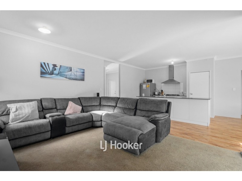 16 Merton Avenue, College Grove WA 6230