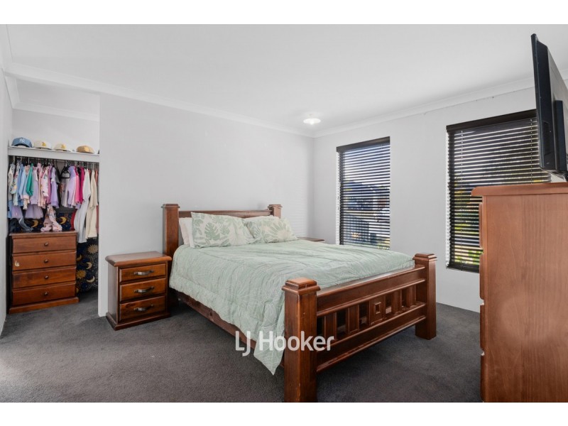 16 Merton Avenue, College Grove WA 6230