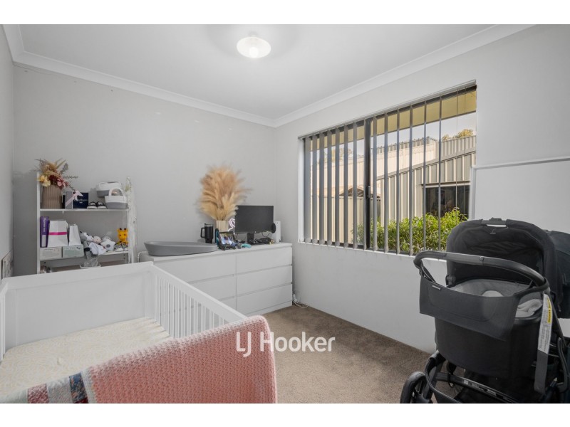 16 Merton Avenue, College Grove WA 6230