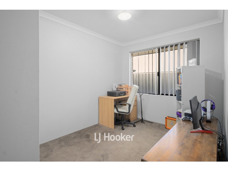 16 Merton Avenue, College Grove WA 6230