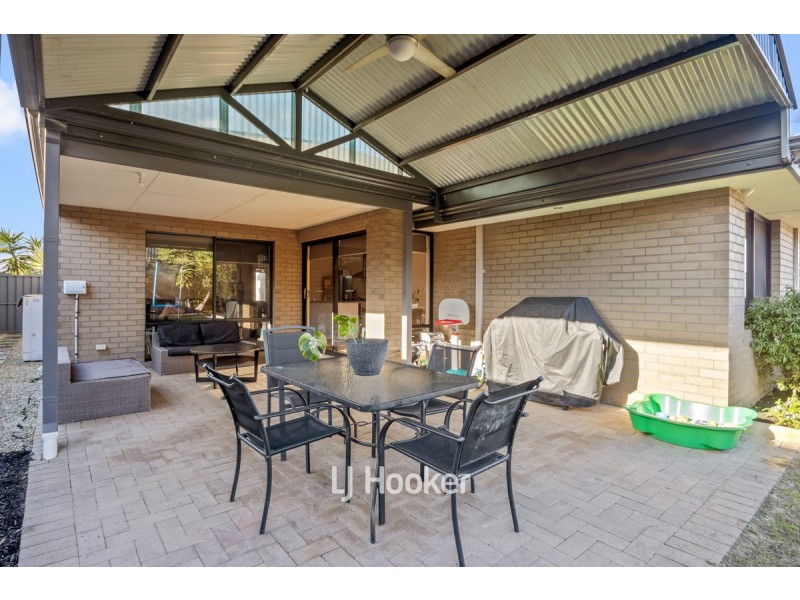 16 Merton Avenue, College Grove WA 6230