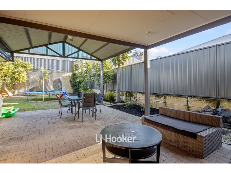 16 Merton Avenue, College Grove WA 6230