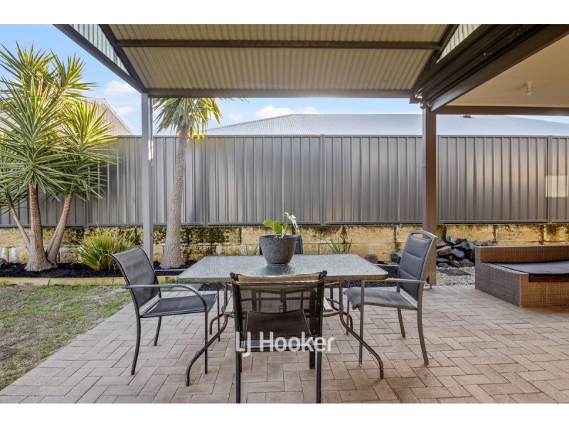 16 Merton Avenue, College Grove WA 6230