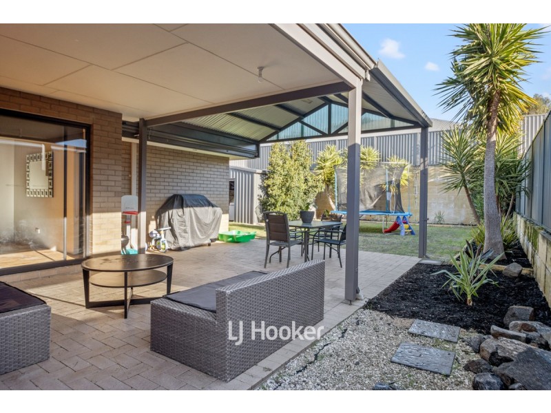 16 Merton Avenue, College Grove WA 6230