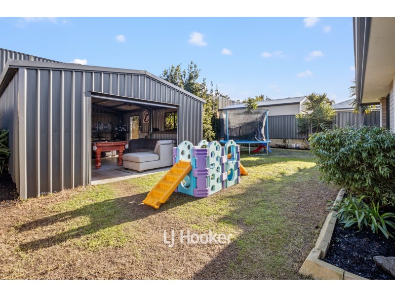 16 Merton Avenue, College Grove WA 6230