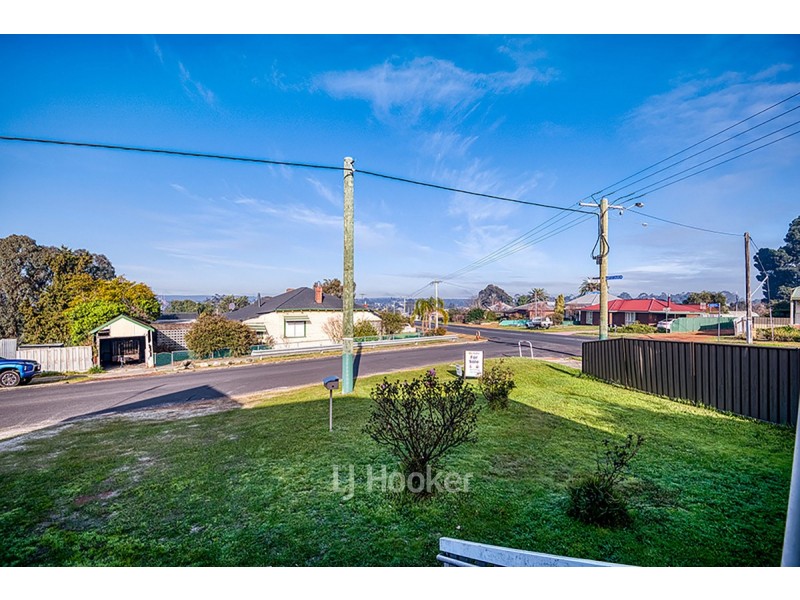 68 Deakin Street, Collie WA 6225