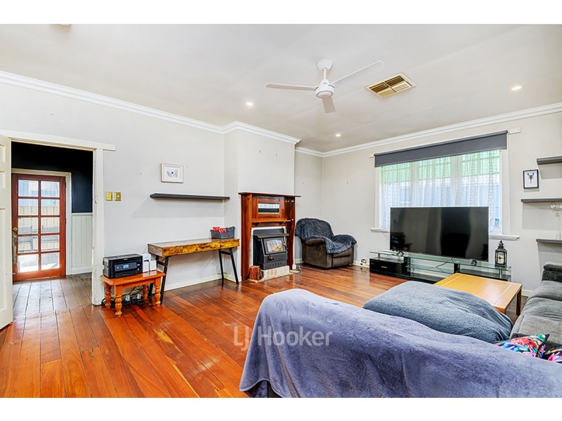 68 Deakin Street, Collie WA 6225